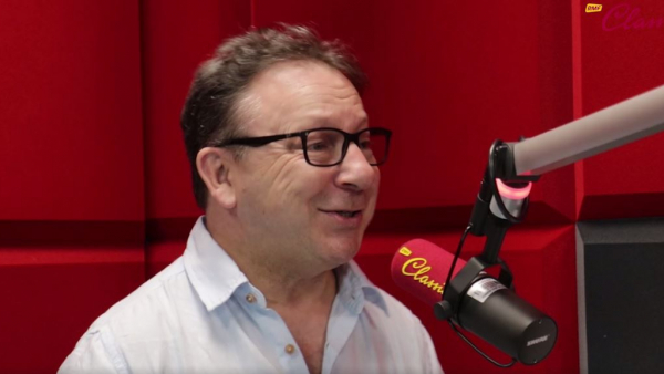 Zbigniew Zamachowski w piosence "Mediator" z tekstem Artura Andrusa 