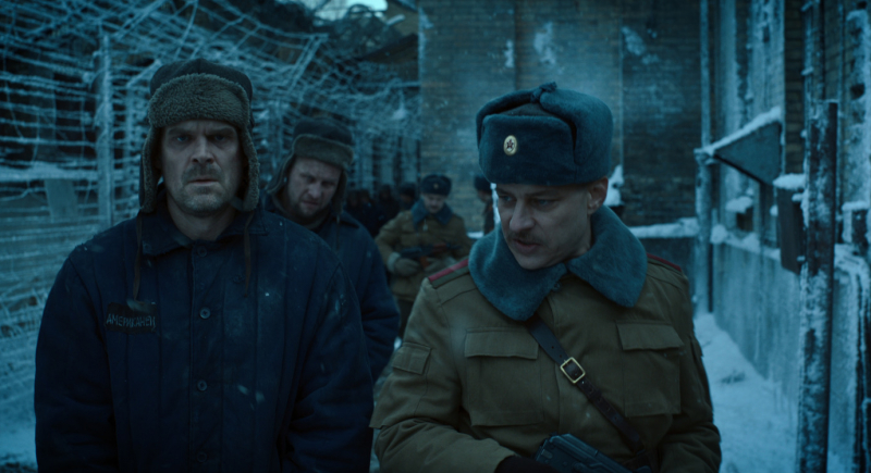 "Stranger Things" sezon 4. David Harbour od dawna znał finał historii, wyjawia, co stanie się z Hopperem