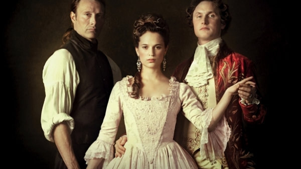 Nagrodzony w Berlinie film "Kochanek królowej" we wrześniu w kinach