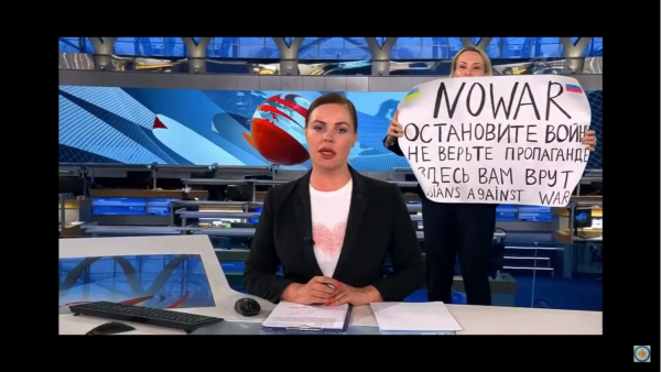 Rosyjska dziennikarka protestuje w telewizji. Teraz Marina Owsiannikowa zaginęła