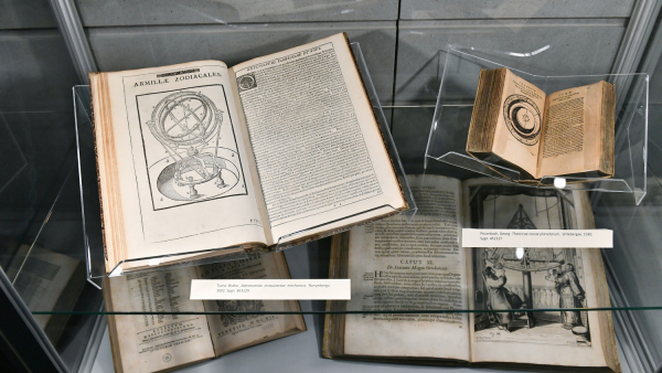 Dzieło Kopernika "O obrotach sfer niebieskich" dostępne w Krajowym Repozytorium Obiektów Nauki i Kultury