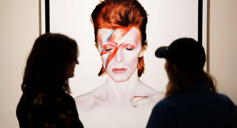 Portret Davida Bowiego z błyskawicą pobił aukcyjny rekord