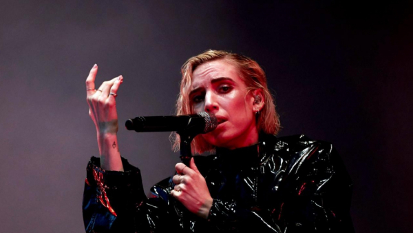 Szwedzka gwiazda smutna i seksowna...