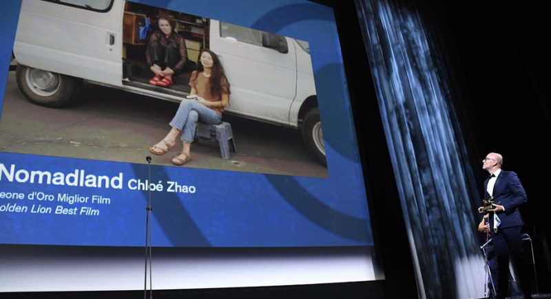 "Nomadland" w reż. Chloe Zhao otrzymał Złotego Lwa na 77. MFF w Wenecji 