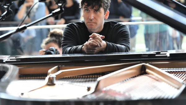 Marcin Masecki przez trzy najbliższe niedziele będzie występował na żywo