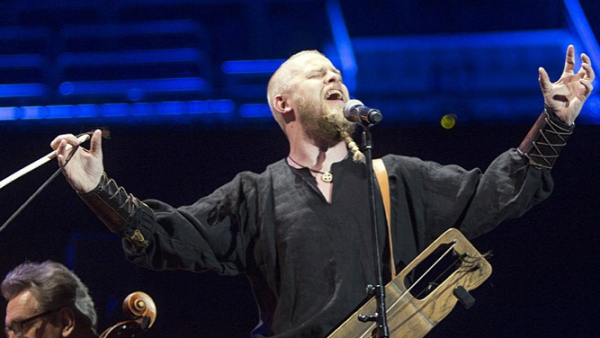 Muzyka symfoniczna z elektroniką i etnicznym akcentem - prezentujemy suitę z Wikingów Trevora Morrisa