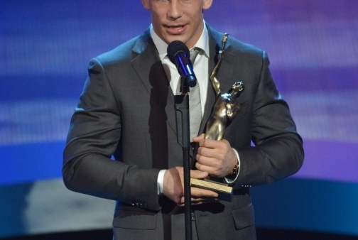 Brązowy medalista olimpijski w zapasach Damian Janikowski rapuje