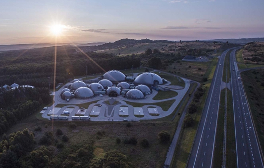 GRZEGORZ TURNAU NAGRYWA W ALVERNIA STUDIOS