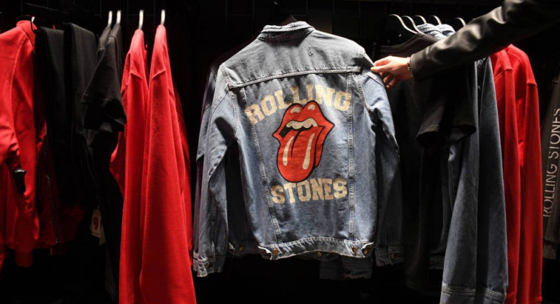 Grupa The Rolling Stones zmienia swoje słynne logo, by upamiętnić Charliego Wattsa