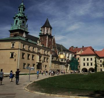 Warszawa oszczędza na kulturze Krakowa