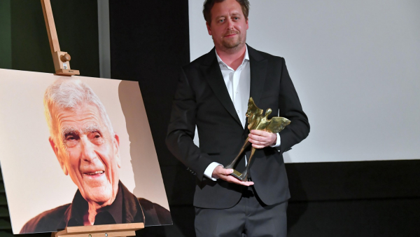 Jan Holoubek otrzymał Nagrodę im. Janusza "Kuby" Morgensterna "Perspektywa"