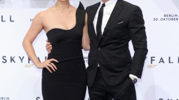 Nowa dziewczyna Bonda, wykorzystuje... licencję na uwodzenie