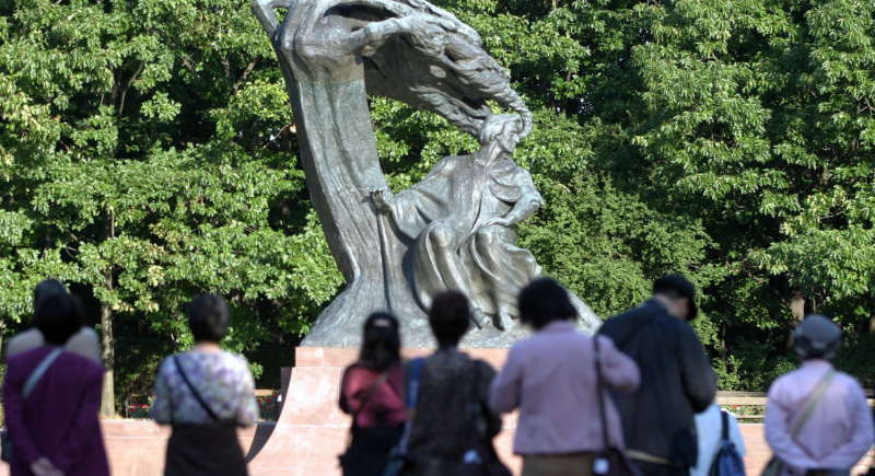 60 lat temu odsłonięty został zrekonstruowany po wojnie pomnik Fryderyka Chopina