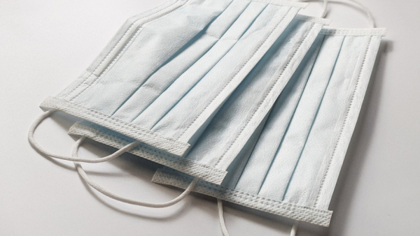 Przed otwarciem teatrów polemika wokół maseczek dla aktorów