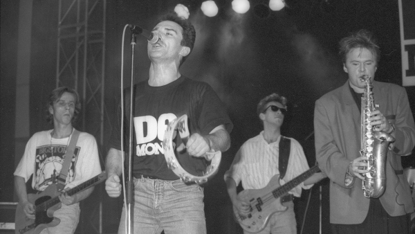 Piosenka "Kochać inaczej" rówieśniczką III RP