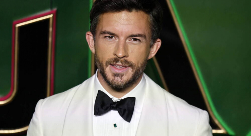 Jonathan Bailey okrzyknięty „najseksowniejszym mężczyzną na świecie” przez magazyn „People”