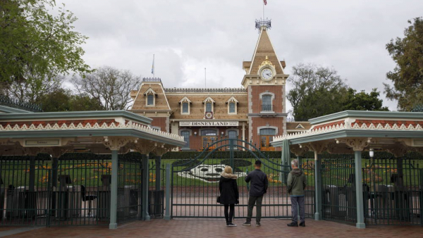 Kuriozalny nakaz milczenia w amerykańskich parkach rozrywki