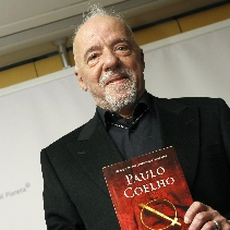 Wywrotowe życie Paulo Coelho