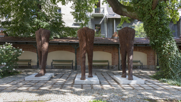 Nowa rzeźba Abakanowicz w Muzeum Narodowym w Krakowie. Posłuchajcie rozmowy!