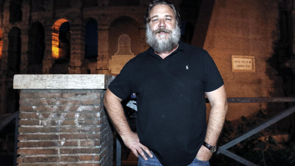 Russell Crowe - jak kupił dinozaura?