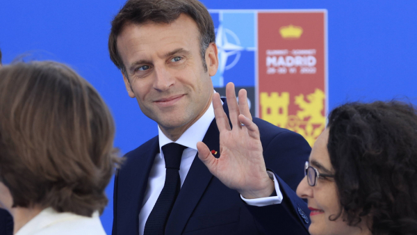 "Prezydent, Europa i wojna"  - dokument ujawnia kulisy rozmów Macrona z Putinem