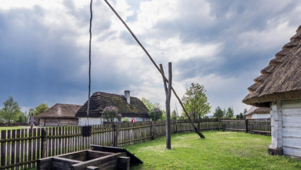 Tokarnia pod Kielcami - skansen, który przyciągnął Bollywood