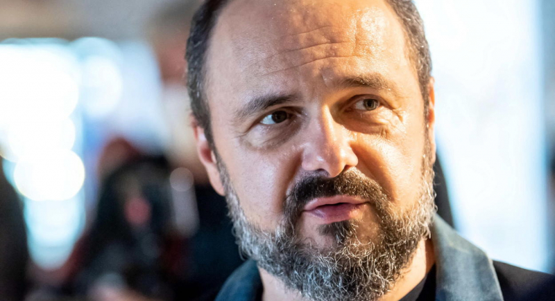 Arkadiusz Jakubik wyznał, że rola w “Informacji zwrotnej” była jedną z najtrudniejszych w jego karierze