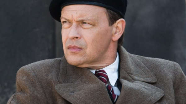 Jan Frycz jako kardynał Stefan Wyszyński w filmie „Gierek”