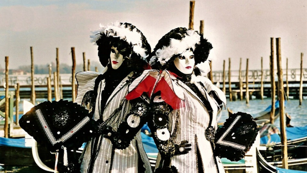 60 tysięcy osób na pożegnaniu karnawału w Wenecji