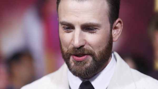 Chris Evans będzie partnerował Emily Blunt w filmie „Pain Hustlers”