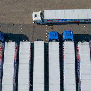 Karty paliwowe w transporcie – jak działają, do czego służą i kiedy warto z nich korzystać?