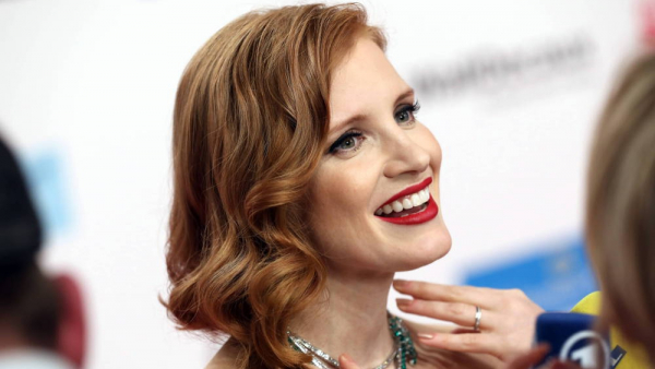 Jessica Chastain zmieniona nie do poznania w zwiastunie „The Eyes of Tammy Faye”