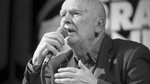  Poeta Adam Zagajewski spocznie w Panteonie Narodowym