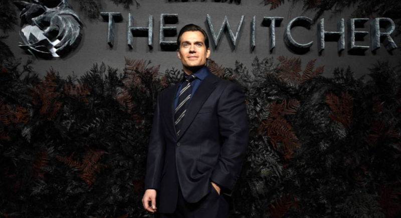 Henry Cavill zagra w kolejnych sezonach „Wiedźmina”, ale pod jednym warunkiem