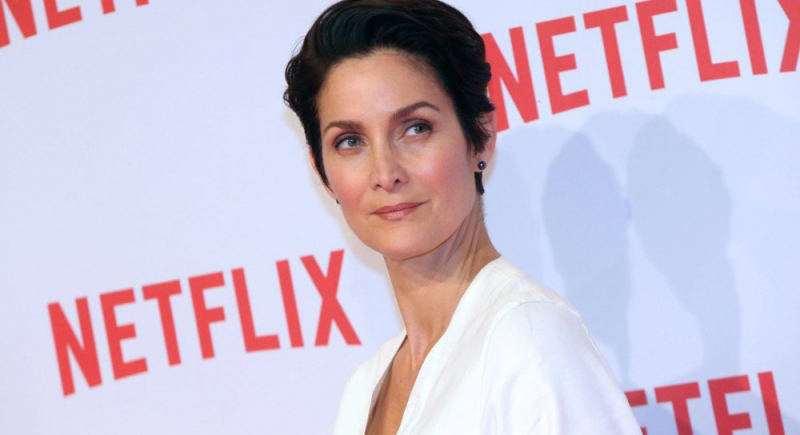 Tuż po czterdziestych urodzinach Carrie-Anne Moss dostała propozycję zagrania... babci