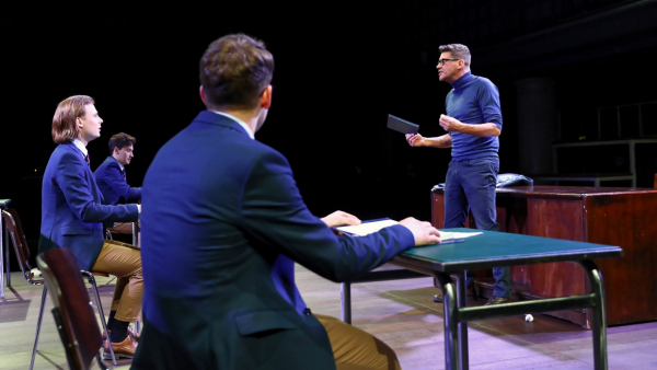 Stowarzyszenie Umarłych Poetów na scenie Och-Teatru