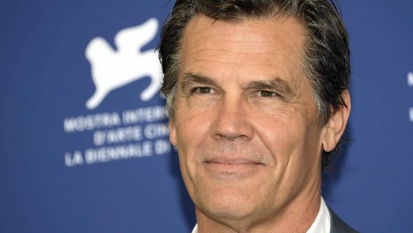 Josh Brolin wspomina, jak John Travolta uzdrawiał rannego Marlona Brando przy użyciu „scjentologicznych mocy”