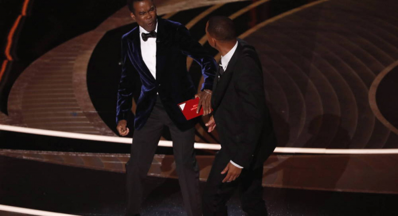  Chris Rock po ciosie Willa Smith stracił słuch? Tak sugerował sam poszkodowany?