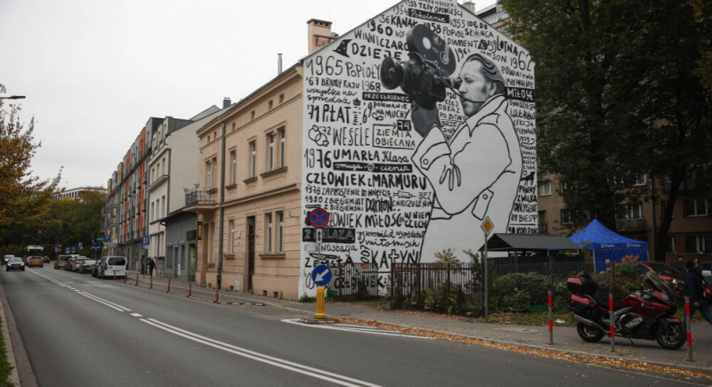 W Krakowie odsłonięto mural poświęcony Andrzejowi Wajdzie