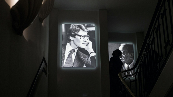 Nieznane rysunki Yves Saint Laurenta na aukcji