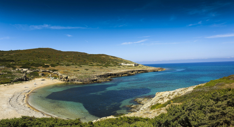  Turyści znaleźli rzymską amforę na plaży na Sardynii