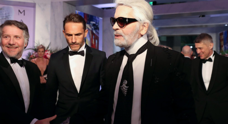 Dożywotni projektant Karl Lagerfeld