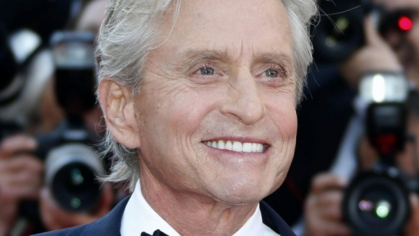 Skąd Michael Douglas bierze swoje ubrania?