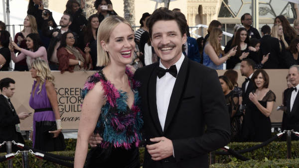 Pedro Pascal na początku kariery nie miał za co żyć. Utrzymywała go przyjaciółka