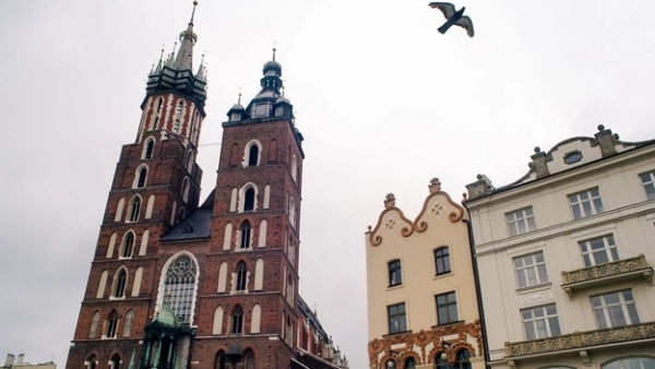 Dzisiaj w Krakowie zamiast hejnału zabrzmiał hymn Ukrainy