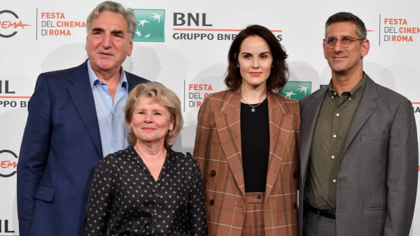 „Downton Abbey: Nowa epoka” trafi do kin z opóźnieniem