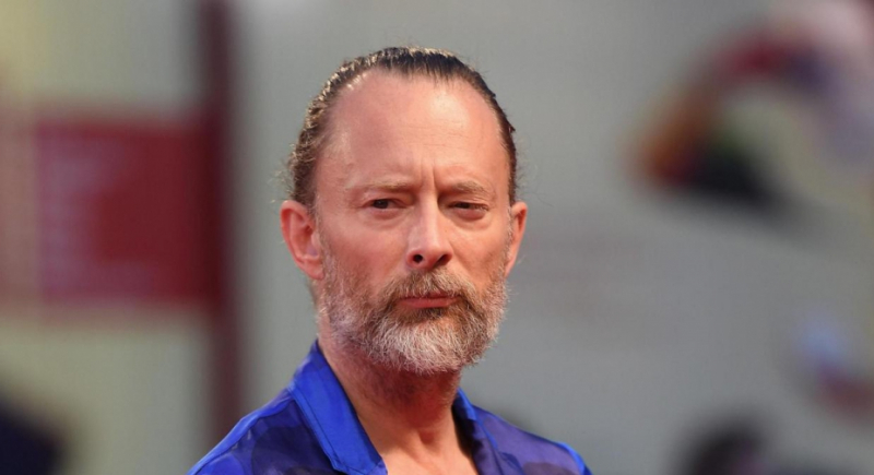 Wokalista Radiohead zaśpiewał "Cichą noc"