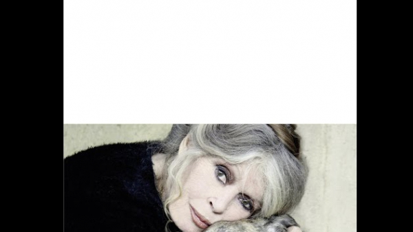 Brigitte Bardot napisała książkę o zwierzętach i romansach