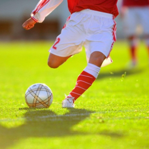 Ile trwa mecz piłki nożnej? Czas gry, dogrywki i rekordy