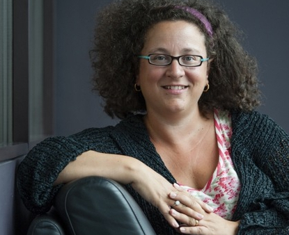 Tajemnicze selfie z ofiarą. Nowy kryminał Sophie Hannah